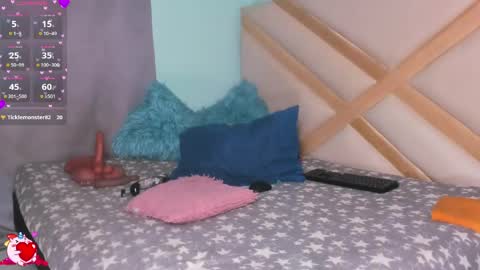 Snapshot of sophiee_sweets chatting on 04/10/26, 10:47 Shophiee online show from 04/10/26, 10:47