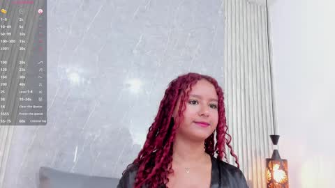 Snapshot of sophiee_velvet chatting on 01/11/25, 02:25 online show from 01/11/25, 02:25