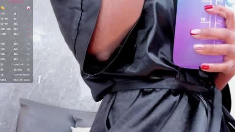 Snapshot of sophiee_velvet chatting on 02/01/25, 05:37 online show from 02/01/25, 05:37