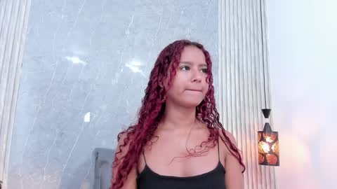 Snapshot of sophiee_velvet chatting on 02/05/25, 11:34 online show from 02/05/25, 11:34