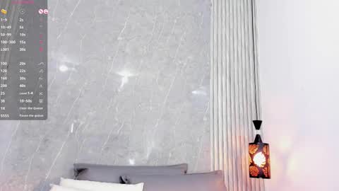 Snapshot of sophiee_velvet chatting on 02/14/25, 05:46 online show from 02/14/25, 05:46