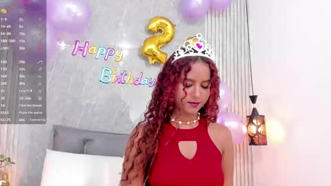Snapshot of sophiee_velvet chatting on 02/17/25, 01:32 online show from 02/17/25, 01:32