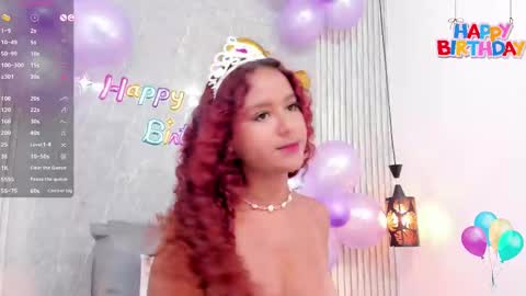 Snapshot of sophiee_velvet chatting on 02/17/25, 04:37 online show from 02/17/25, 04:37
