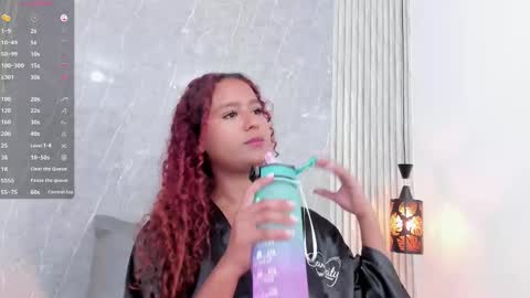Snapshot of sophiee_velvet chatting on 02/21/25, 05:53 online show from 02/21/25, 05:53