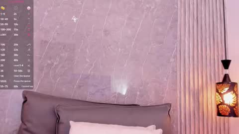 Snapshot of sophiee_velvet chatting on 02/25/25, 05:47 online show from 02/25/25, 05:47