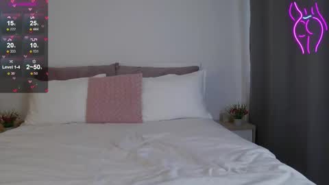 Sophie Rain online show from 02/12/25, 10:46