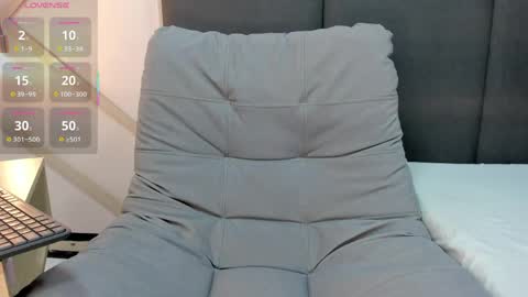 sophieharris__ online show from 05/25/26, 07:20