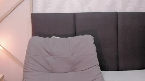 sophieharris__ online show from 07/25/26, 06:38