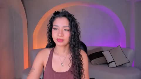 Sophie Houston online show from 10/24/25, 04:09