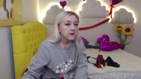 Snapshot of sophiekittyy chatting on 02/13/25, 10:34 sophiekittyy online show from 02/13/25, 10:34