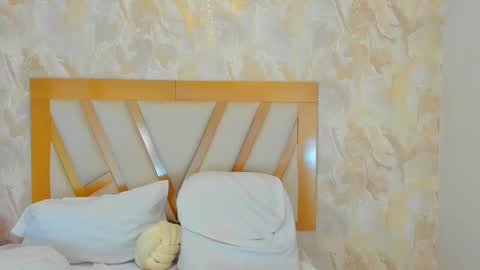 Sophie online show from 09/17/25, 12:51