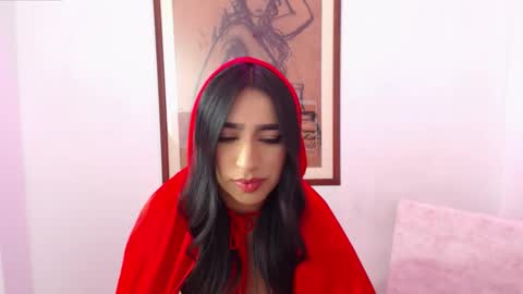 Snapshot of sophielambert_ chatting on 11/02/25, 06:16 Sophie  online show from 11/02/25, 06:16