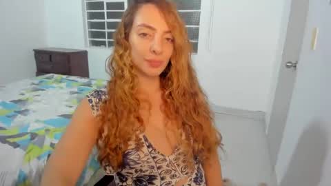 Snapshot of sophielatina chatting on 01/30/25, 05:09 Sophia online show from 01/30/25, 05:09