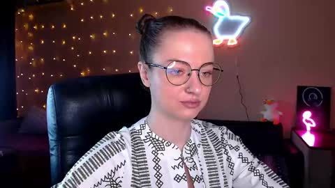 Snapshot of sophieleroux chatting on 04/13/26, 11:37 sophieleroux online show from 04/13/26, 11:37