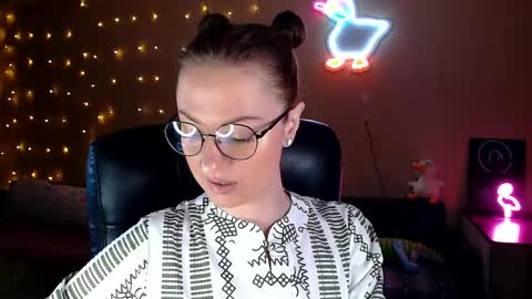 Snapshot of sophieleroux chatting on 04/14/26, 11:49 sophieleroux online show from 04/14/26, 11:49