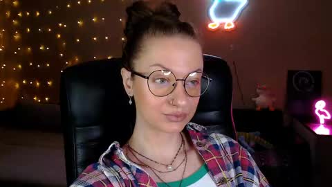 Snapshot of sophieleroux chatting on 04/24/26, 01:02 sophieleroux online show from 04/24/26, 01:02
