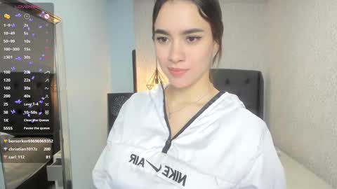 Sophie  online show from 02/11/25, 06:33