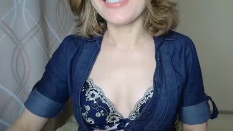 Sophiemisss online show from 10/09/25, 11:19