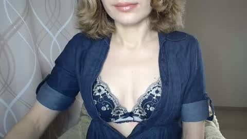 Sophiemisss online show from 10/27/25, 07:45
