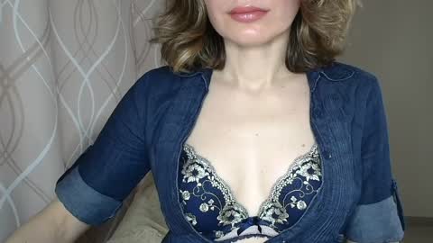 Sophiemisss online show from 04/06/26, 10:49