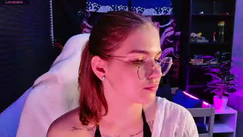 Sophie online show from 07/19/26, 08:12