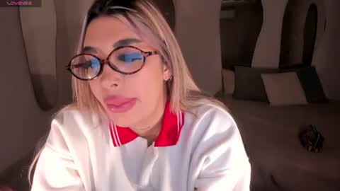 Sophie  Palmer online show from 06/18/26, 12:20