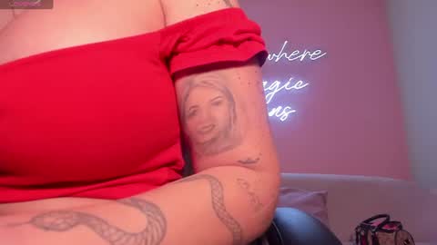 Sophie  Palmer online show from 06/21/26, 12:08