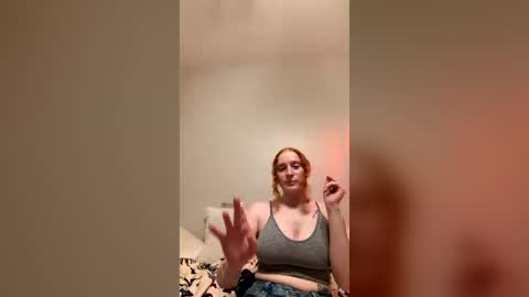 Snapshot of sophieqg chatting on 07/11/26, 04:37 sophieqg online show from 07/11/26, 04:37