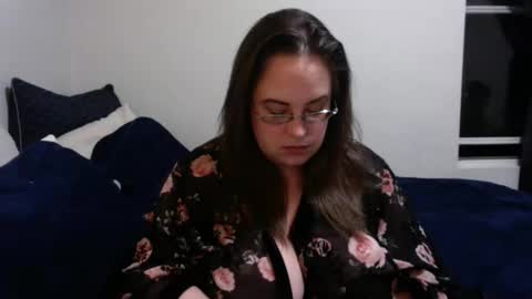 Snapshot of sophiesixxx chatting on 12/18/25, 05:57 Sophie Sixxx online show from 12/18/25, 05:57