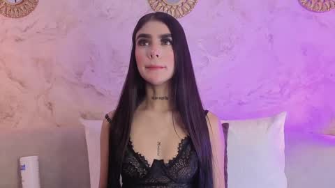 sophiiaa_lane_ online show from 06/05/26, 07:41