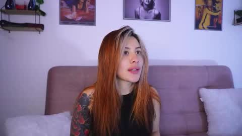 Snapshot of sophiiecums chatting on 10/30/25, 11:33 Sophiie online show from 10/30/25, 11:33