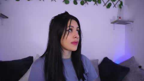 Snapshot of sophiiecums chatting on 11/19/25, 11:32 Sophiie online show from 11/19/25, 11:32