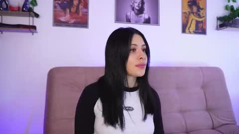 Snapshot of sophiiecums chatting on 11/20/25, 11:43 Sophiie online show from 11/20/25, 11:43