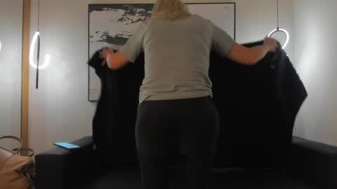 Sophi online show from 04/27/26, 10:57