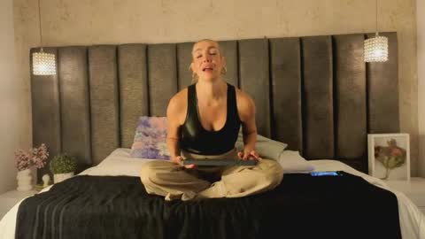 Sophi online show from 05/11/26, 11:27