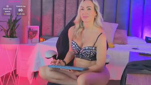 Sophi online show from 07/20/26, 10:39