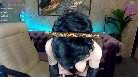 Sophiya online show from 02/09/25, 05:22