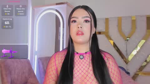 Snapshot of sophy_champagne chatting on 01/06/26, 01:20 sophy online show from 01/06/26, 01:20
