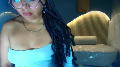Snapshot of sophy_r chatting on 06/11/26, 08:07 Sophy online show from 06/11/26, 08:07