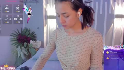 SOPHY ROGERS online show from 12/17/24, 11:39