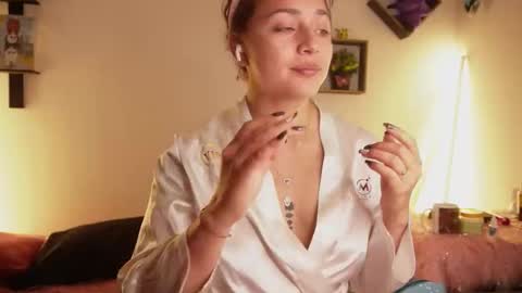 Snapshot of sophy_smilesweet chatting on 11/01/25, 11:56 SOPHY ROGERS online show from 11/01/25, 11:56