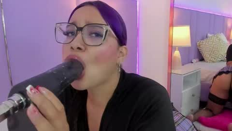 Sophy online show from 09/19/25, 12:06