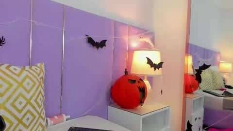 Sophy online show from 10/17/25, 11:57