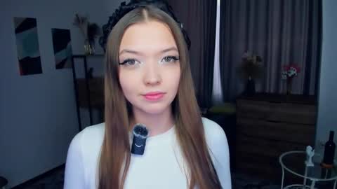 Snapshot of sophystarks chatting on 11/26/25, 10:16 Emilia You can call me Emmy online show from 11/26/25, 10:16