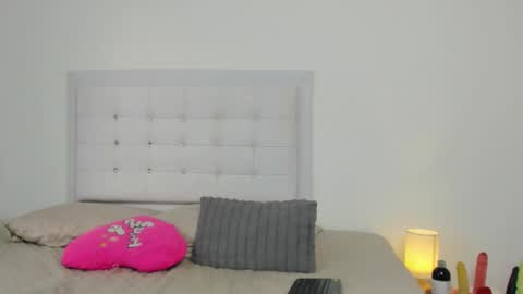 Sofia  online show from 10/29/25, 10:44