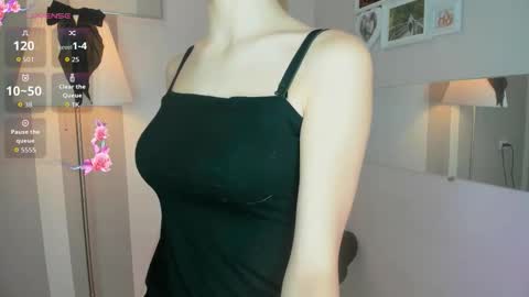Snapshot of soralov66 chatting on 11/16/25, 08:31 Diana online show from 11/16/25, 08:31