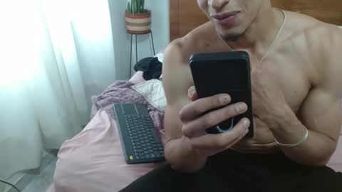 businessman online show from 11/19/25, 07:25