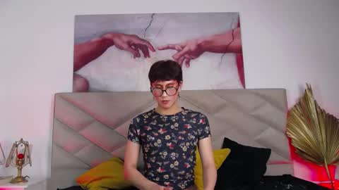 soro_lovelyboy online show from 09/13/25, 03:17