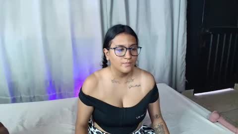 Soso And Esme online show from 09/11/25, 09:37