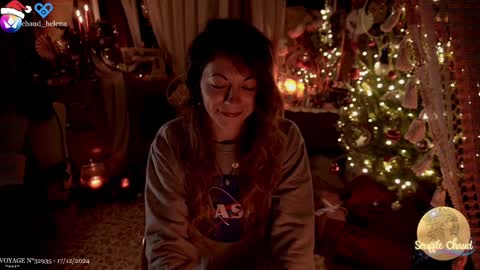 Snapshot of souffle_chaud chatting on 12/17/24, 09:05 . . online show from 12/17/24, 09:05